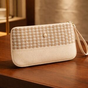 Euc Land's end wristlet canvas